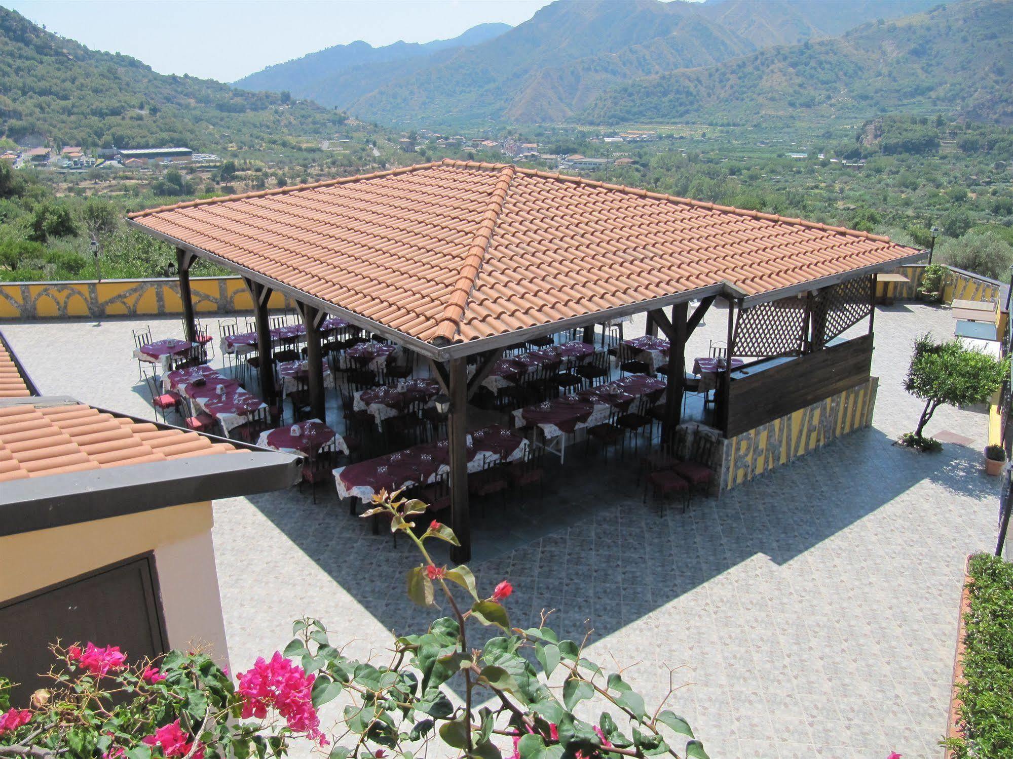 Agriturismo Ghiritina Франкавилла-ди-Сицилия Экстерьер фото